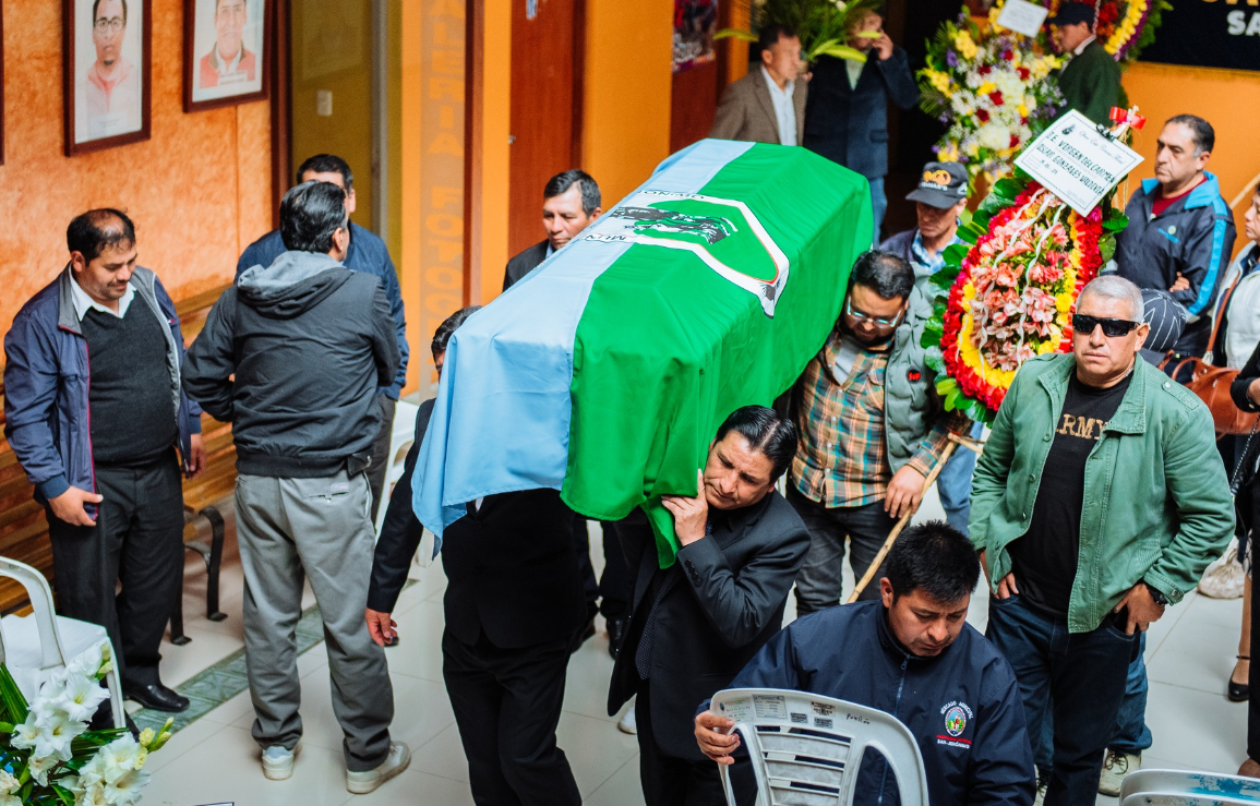 MUNICIPALIDAD DE SAN JERÓNIMO RINDE HOMENAJE PÓSTUMO A EXALCALDE ÓSCAR GONZALES VALDIVIA